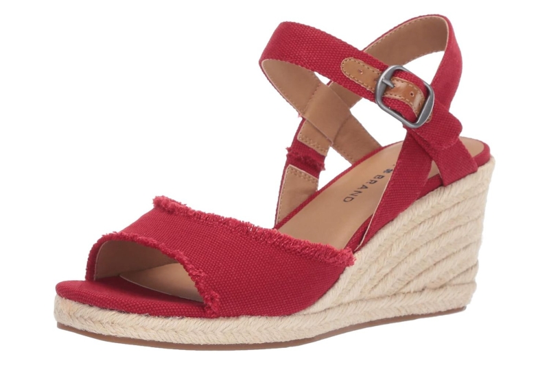 A fashion editor is wearing celebrity-loved espadrille sandals for Easter, including flat, heeled, and open-toed versions. Shop Jennifer Lopez, Anne Hathaway, and Kate Middleton-inspired spring espadrille styles from Nordstrom, Amazon, and Zappos.
