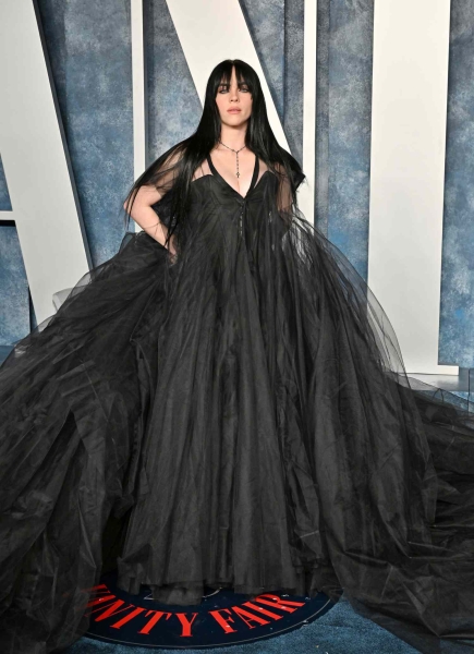 Billie Eilish arrived at the 2024 Oscars wearing a preppy Chanel outfit that looked straight out of 'Gossip Girl.'