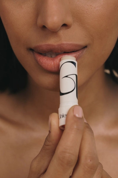 Despite the fact that lips have extremely thin skin and do not contain a large amount of melanin, lip hyperpigmentation can occur due to many factors. Here's why it happens and how to reverse it.