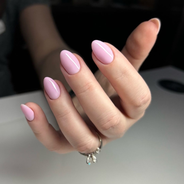 Whether you need a breather from intricate nail art or just love a clean and simple look, classic nail looks are always a good idea.