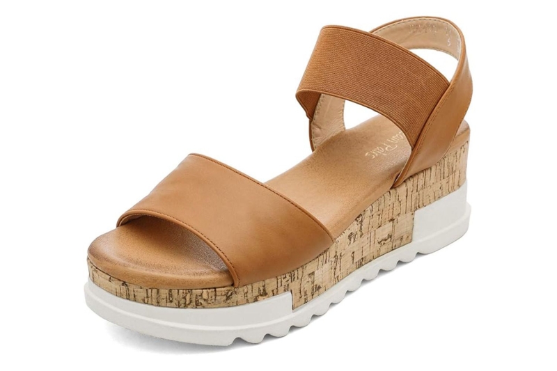 A shopping editor is buying these five comfortable sandals ahead of summer, including thong, slide, and cork footbed versions. Shop spring footwear for under $40 on Amazon.