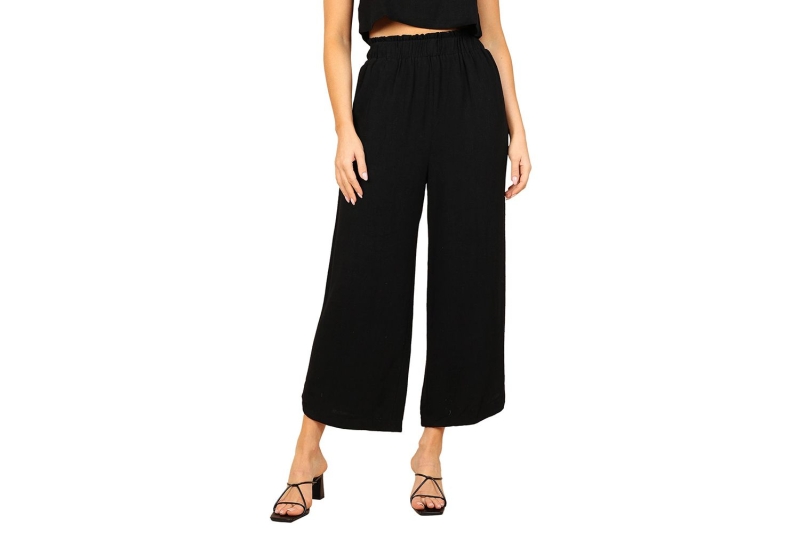 I’m in need of warm-weather linen pants, so I rounded up 10 styles from Madewell, J.Crew, Banana Republic, and more that are worth shopping.