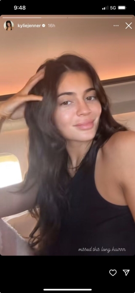 Kylie Jenner debuted super-long hair extensions in a new makeup-free video on Instagram.