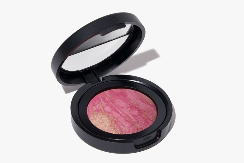 Laura Geller’s best-selling Baked Balance-n-Brighten Color Correcting Foundation up to 80 percent off for a limited time. Oprah has praised the brand and included Laura Geller in her official Favorite Things list.