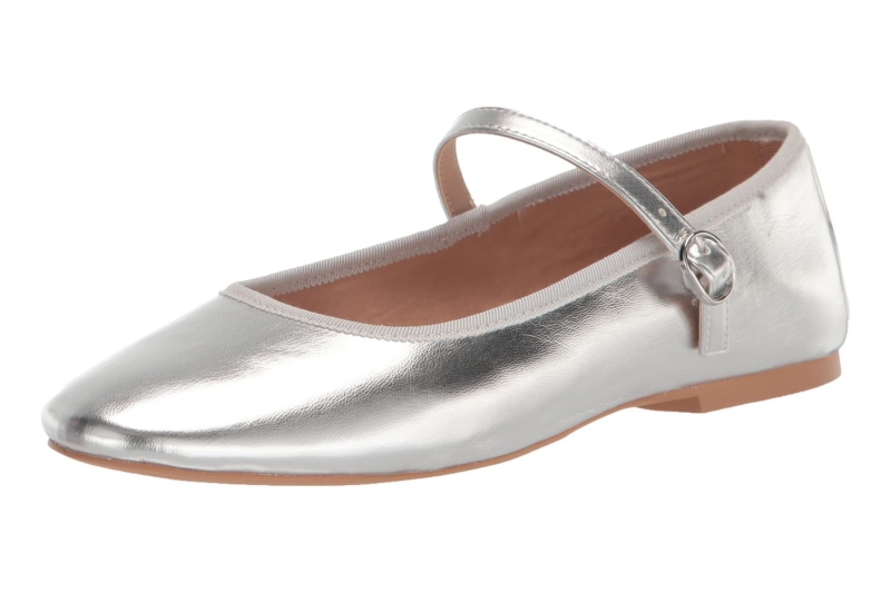 Celebrities like Katie Holmes and Gigi Hadid have been spotted wearing Mary Jane ballet flats that I’m also living in. Shop the best Mary Jane flats for summer 2024 on Amazon from Franco Sarto, Steve Madden, and Sam Edelman.
