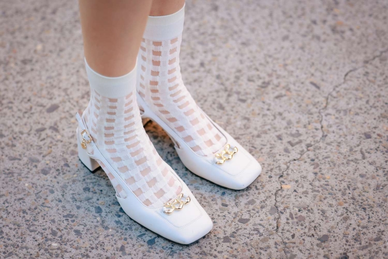Considering wearing white shoes to a wedding this summer? We spoke to wedding experts to share everything you need to know about wearing white shoes to a wedding.