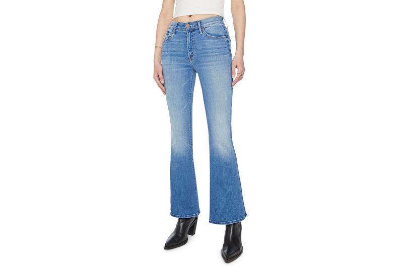 Jennifer Lopez wore a pair of flare jeans from Mother when pictured with Ben Affleck in Los Angeles. To get her look, I found seven flare jeans from the denim brand Jennifer Garner and Meghan Markle have worn.