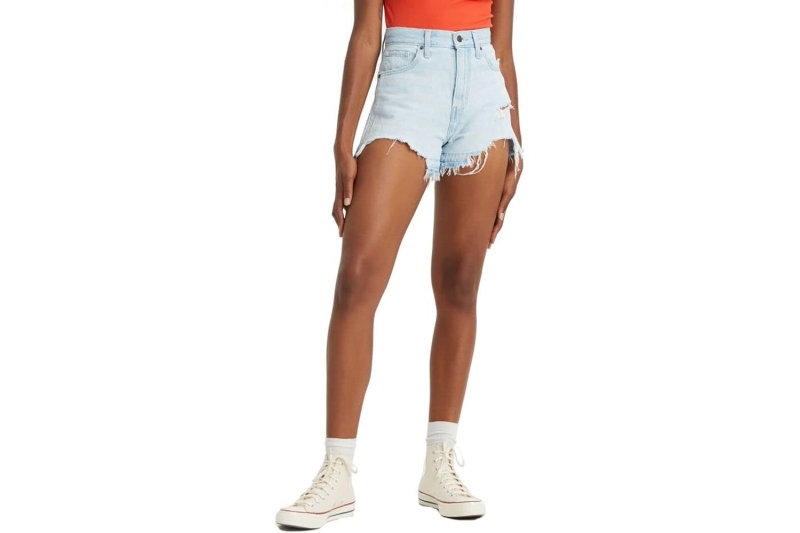 Levi’s jeans are up to 56 percent off at Amazon, including the pair Kylie Jenner wears repeatedly, denim shorts Taylor Swift has worn, and trendy styles like supermodel Elsa Hosk’s Baggy Dad Jean.