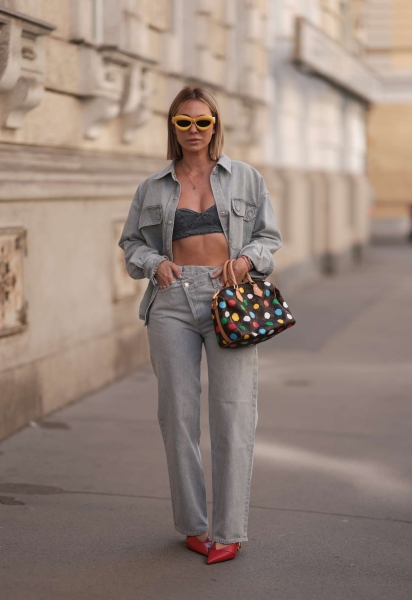 As summer heats up, the appeal of going sans bra only grows. We tapped professional stylists to share their tips for styling bra-free outfits. Here are the silhouettes and styling tips they recommend.