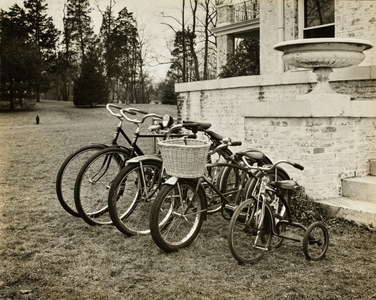 From the Archives: Bicycles in Vogue