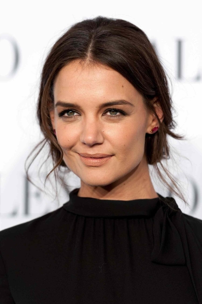 The Katie Holmes brand of beauty is all about approachable sophistication. This selection of hair looks to showcase her well-honed aesthetic while offering styling inspiration.