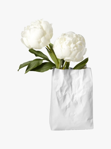 Thoughtful Hostess Gifts That Will Secure You a Second Invitation This Summer