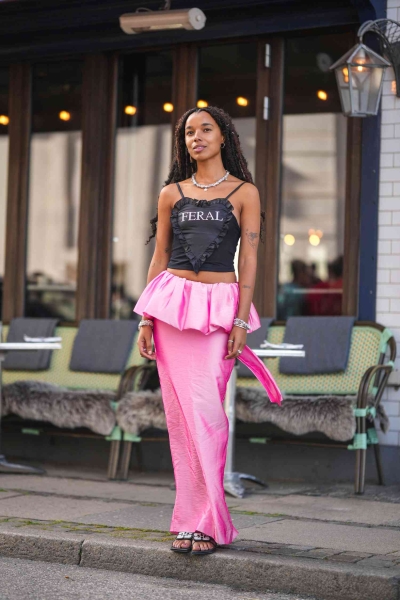 Whether it’s a graphic t-shirt or a blouse, creating an outfit to go with your skirt is easier than you think. Here you’ll find 10 skirt outfit ideas to step up your style game.