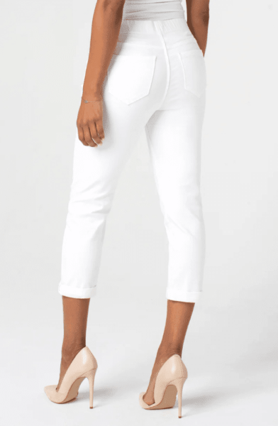 White jeans, like white sneakers, offer a vibrantly blank canvas. They're a great neutral for all seasons, but especially summer. Here's what to look for, according to experts, and our 17 favorite pairs.