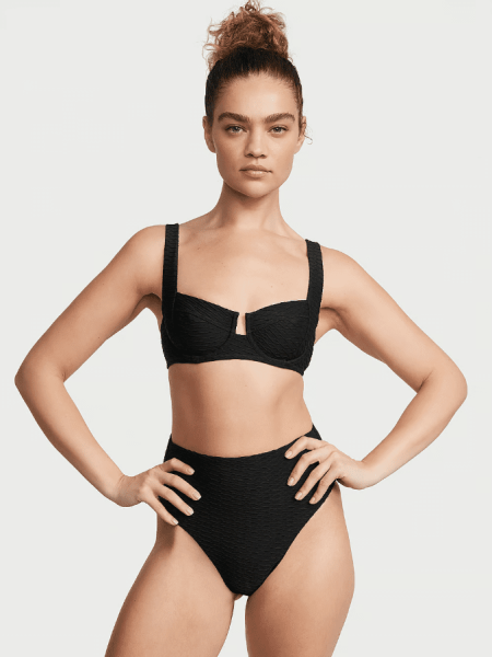 With the warmer months in full bloom, it’s finally time to swap out our cool-weather capsule wardrobe for beach-worthy swimwear. See our picks for the 15 best bikinis to wear this summer.