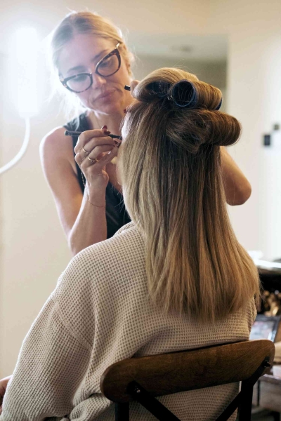 Abby Elliott plays Natalie “Sugar” Berzatto in FX's Emmy-winning series 'The Bear.' Here, how she got ready for the season 3 premiere.