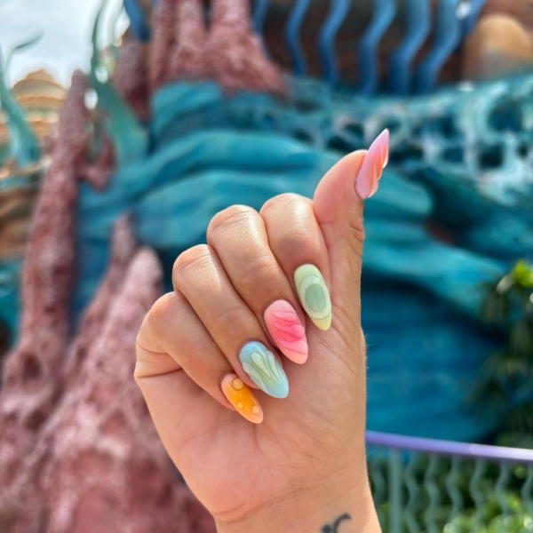 Aura nails are the gradient design that's slowly but surely overpowering the tried-and-true ombré. Browse 20 stunning options, here.