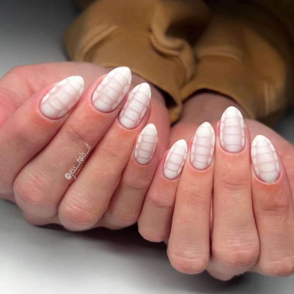 Simple white nail designs never go out of style. Here, explore some of our favorite simple white nail designs, plus get tips from manicurists on how to recreate them.