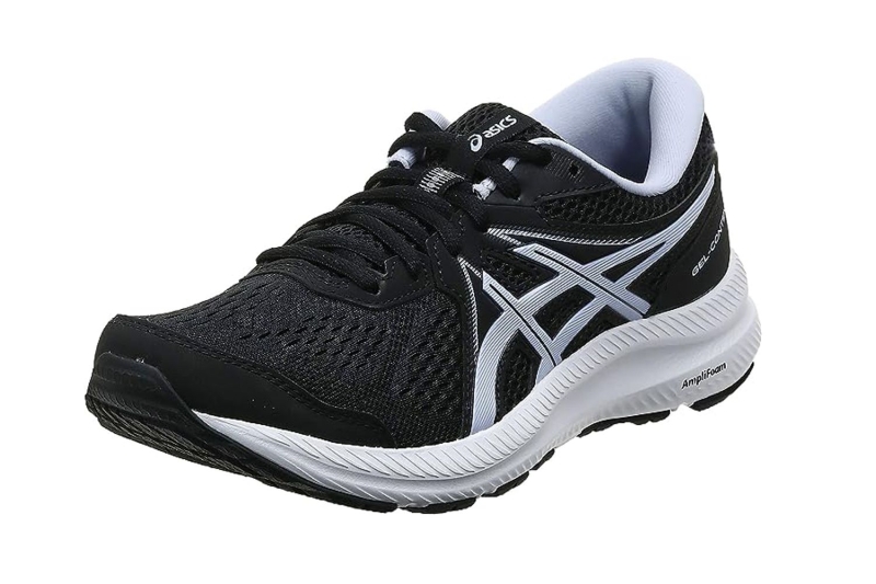 Skechers Street Uno Stand On Air Sneakers are designed with a cooling, ultra-cushioned memory foam that nurses swear by for 12-hour shifts. Shop these comfy sneakers for as low as $53 at Amazon ahead of Prime Day 2024.