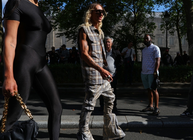 Street Style at the Spring 2025 Menswear Shows Was About the Statement Piece