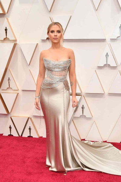 There's something undeniably glamorous about Scarlett Johansson. From early premiers to the Oscars, here are our favorite red carpet looks from the star who has mastered the art of Old Hollywood elegance.