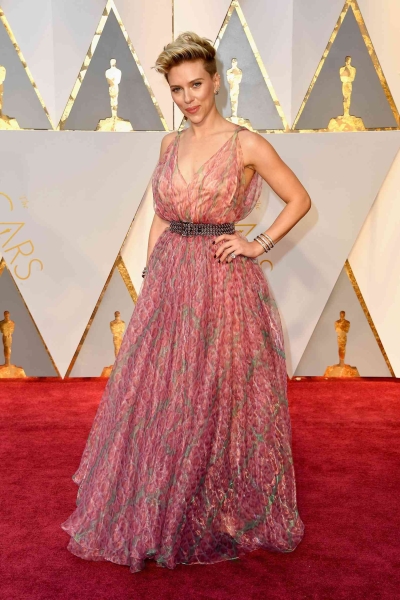 There's something undeniably glamorous about Scarlett Johansson. From early premiers to the Oscars, here are our favorite red carpet looks from the star who has mastered the art of Old Hollywood elegance.