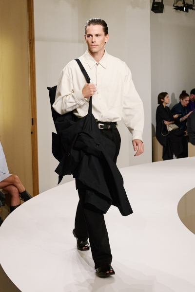 What Do Hot Men Wear Now? See the 64 Best Menswear Looks at the Spring 2025 Women’s Shows Here