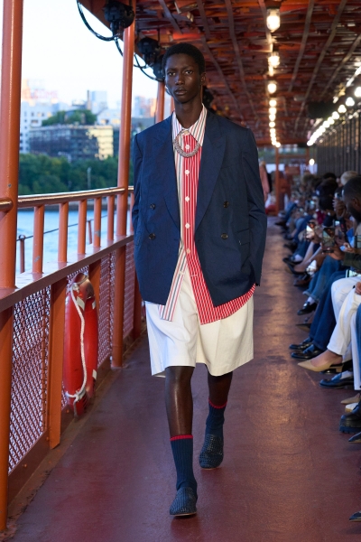 What Do Hot Men Wear Now? See the 64 Best Menswear Looks at the Spring 2025 Women’s Shows Here