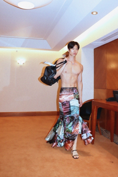 What Do Hot Men Wear Now? See the 64 Best Menswear Looks at the Spring 2025 Women’s Shows Here