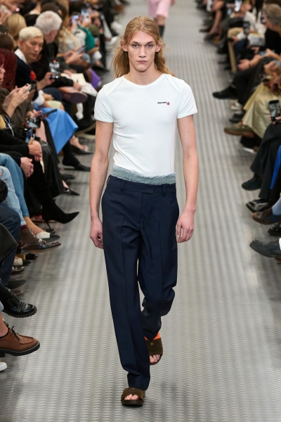 What Do Hot Men Wear Now? See the 64 Best Menswear Looks at the Spring 2025 Women’s Shows Here