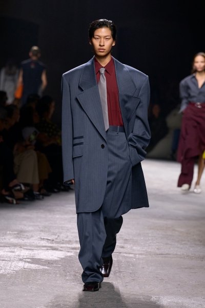 What Do Hot Men Wear Now? See the 64 Best Menswear Looks at the Spring 2025 Women’s Shows Here