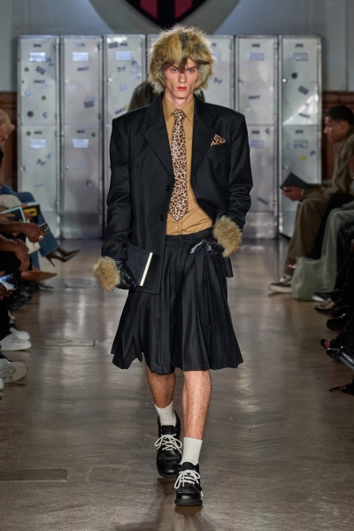 What Do Hot Men Wear Now? See the 64 Best Menswear Looks at the Spring 2025 Women’s Shows Here