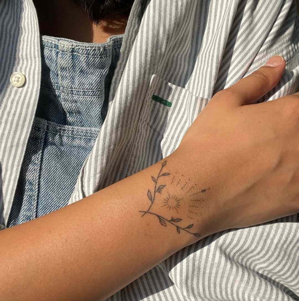 When it comes to tattoos, bigger doesn’t necessarily mean better. For proof, look no further than these 30 small wrist tattoos, which run the gamut from cool florals to astrological signs.