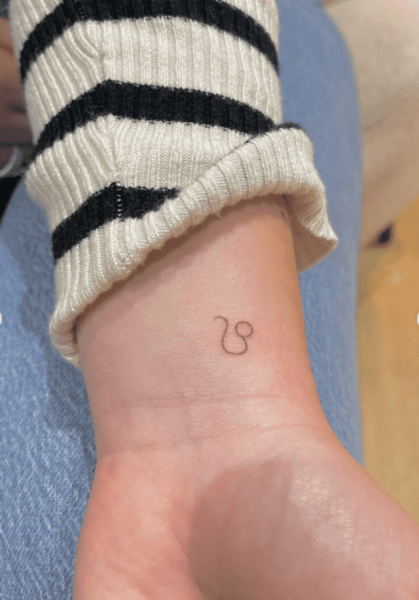 When it comes to tattoos, bigger doesn’t necessarily mean better. For proof, look no further than these 30 small wrist tattoos, which run the gamut from cool florals to astrological signs.