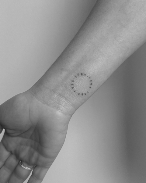 When it comes to tattoos, bigger doesn’t necessarily mean better. For proof, look no further than these 30 small wrist tattoos, which run the gamut from cool florals to astrological signs.