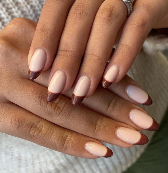 A French manicure is timeless, but a seasonal twist on the neutral look is always welcome. Come winter, cool metallics and warm, jewel-toned hues are extra fitting. Here are 10 seasonal variations to try.