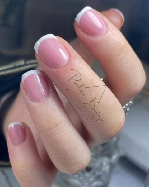 According to Meghan Markle, Taylor Swift, and Dua Lipa the short square nail shape that dominated the '90s is back.