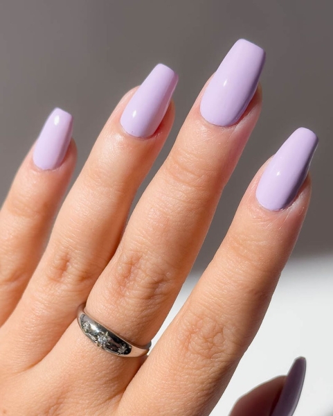 An optimistic and warm fire sign, Sagittarius isn't afraid to stand out. Whether you're about to celebrate your birthday or just want to fit the vibe of the season, we've got 20 Sagittarius-inspired manicures.