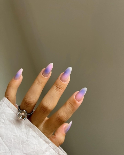 An optimistic and warm fire sign, Sagittarius isn't afraid to stand out. Whether you're about to celebrate your birthday or just want to fit the vibe of the season, we've got 20 Sagittarius-inspired manicures.