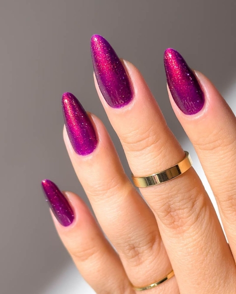 An optimistic and warm fire sign, Sagittarius isn't afraid to stand out. Whether you're about to celebrate your birthday or just want to fit the vibe of the season, we've got 20 Sagittarius-inspired manicures.