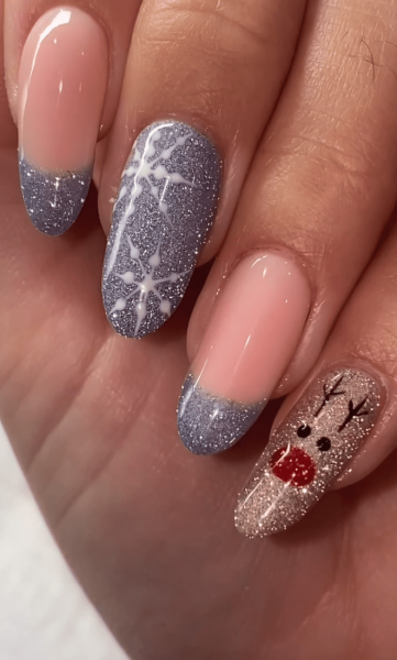 As the winter chill settles in, there is nothing more comforting than a chic new mani—and nothing says chic like a French manicure. Here, we'll show you how to blend the comfort and nostalgia of Christmas with the trendy, classy energy of a French manicure.