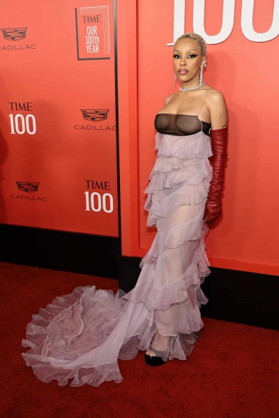 Doja Cat understands the assignment when it comes to memorable red carpet looks, remaining unapologetic with her fashion risks. Here are 12 of Doja Cat’s best red carpet looks.