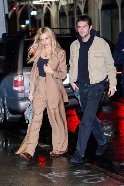 Even Sienna Miller’s Boyfriend Wants to Steal Her Clothes