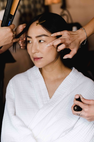 Get all the secrets behind ‘Past Lives’ star Greta Lee’s strong and ethereal Chanel makeup look.