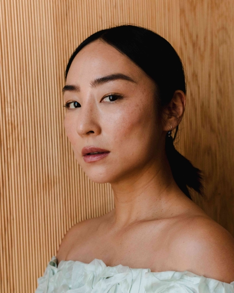 Get all the secrets behind ‘Past Lives’ star Greta Lee’s strong and ethereal Chanel makeup look.