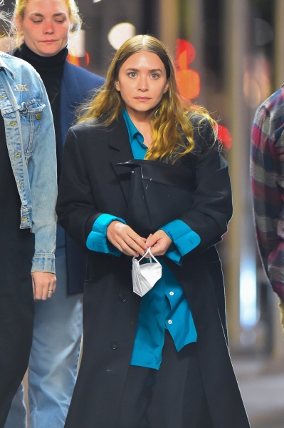 How to Dress Like the Olsen Twins This Winter