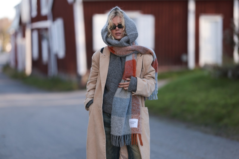 How to Wear a Scarf All Year-Round