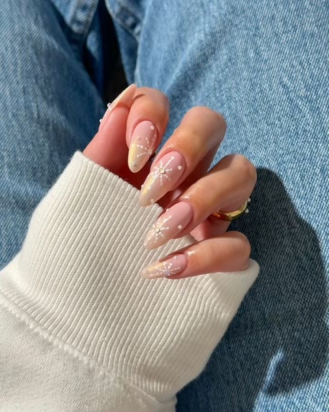 If you're craving an interesting Christmas nail design with nary a reindeer or snowman in sight, you've come to the right place. Scroll through 60 different festive yet stylish nail looks here.