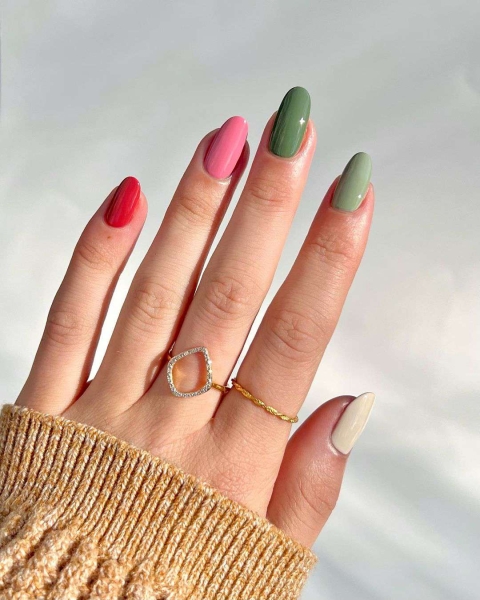 If you're craving an interesting Christmas nail design with nary a reindeer or snowman in sight, you've come to the right place. Scroll through 60 different festive yet stylish nail looks here.