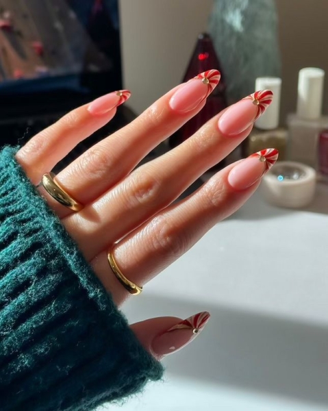 If you're craving an interesting Christmas nail design with nary a reindeer or snowman in sight, you've come to the right place. Scroll through 60 different festive yet stylish nail looks here.